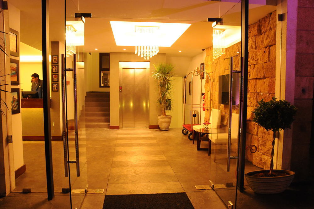 Monoberge Hotel Byblos Екстериор снимка