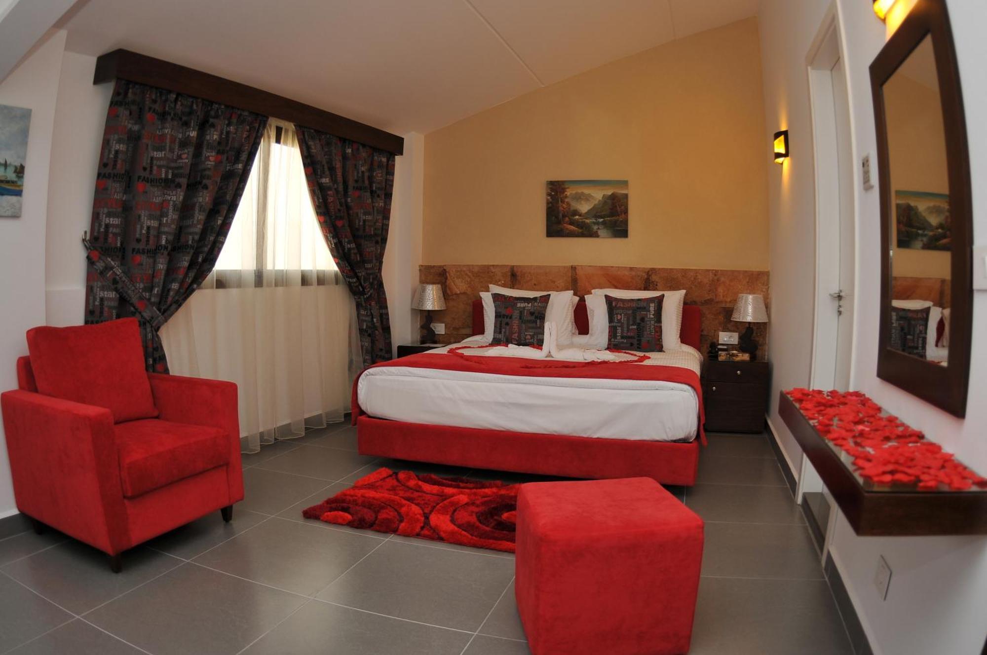 Monoberge Hotel Byblos Стая снимка