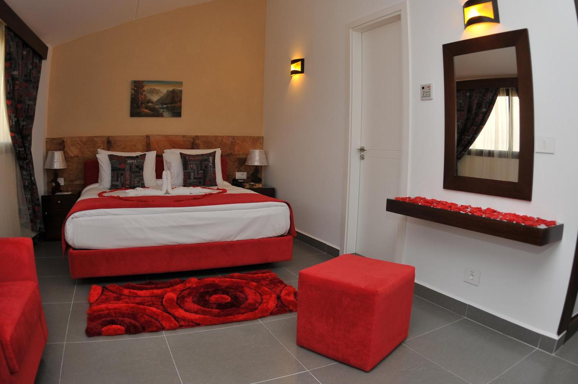 Monoberge Hotel Byblos Стая снимка