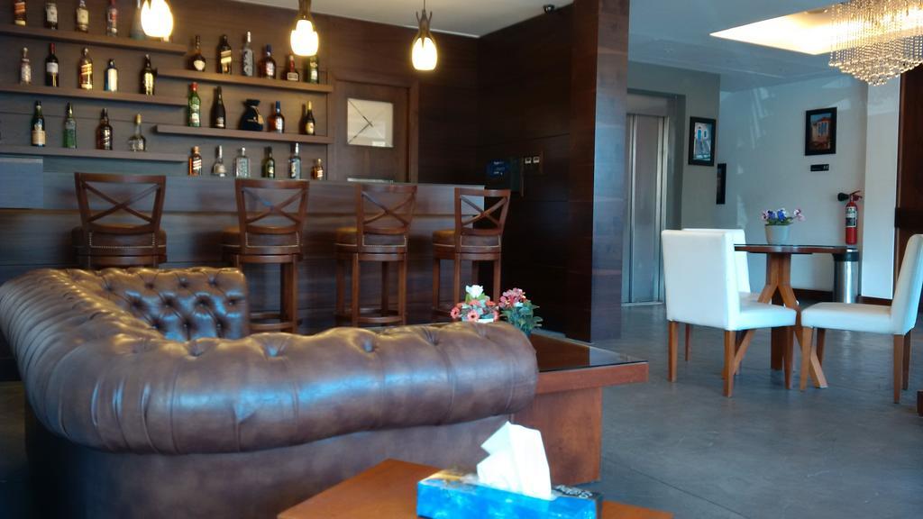 Monoberge Hotel Byblos Екстериор снимка