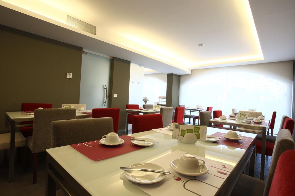 Monoberge Hotel Byblos Екстериор снимка