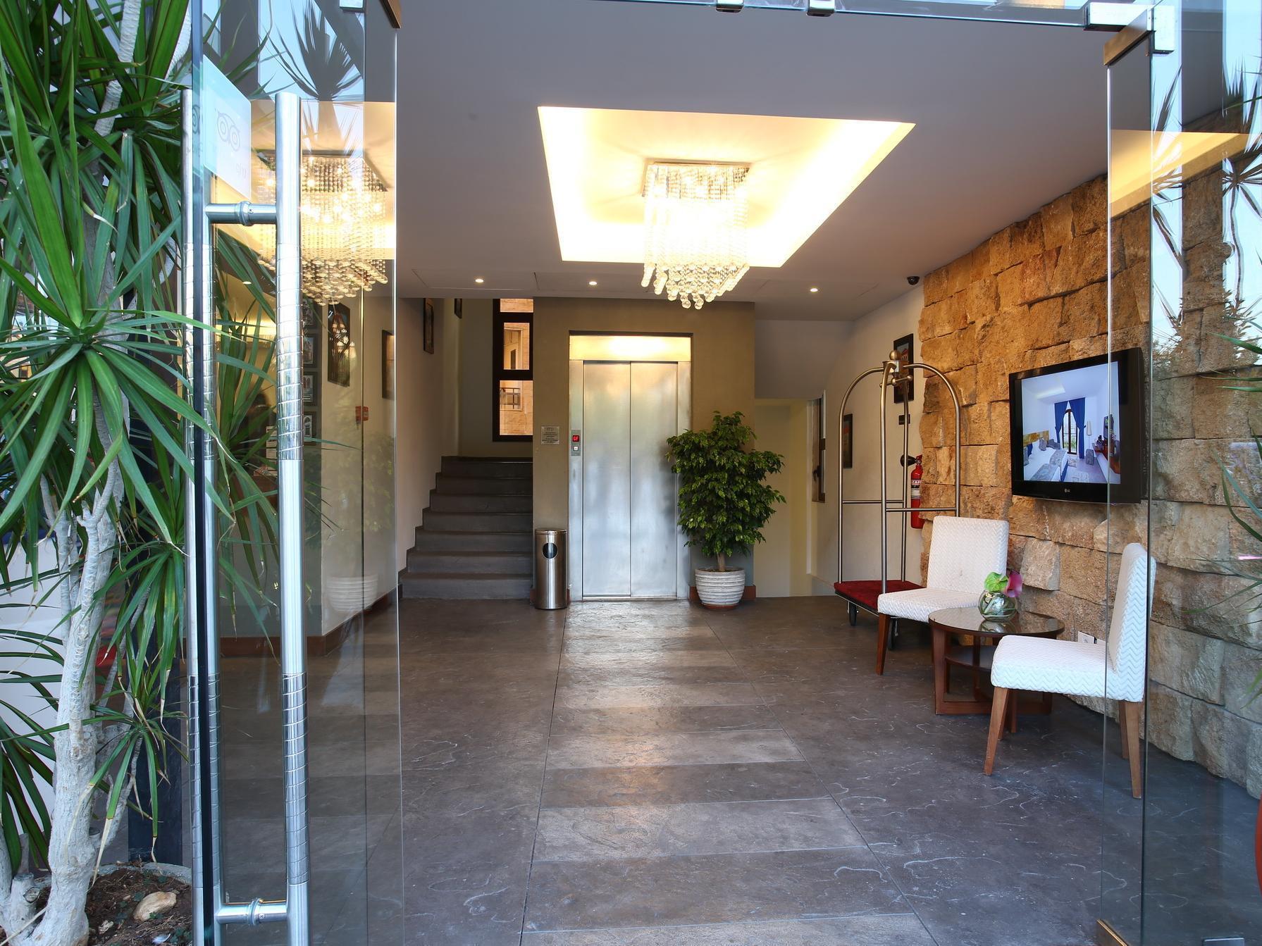 Monoberge Hotel Byblos Екстериор снимка