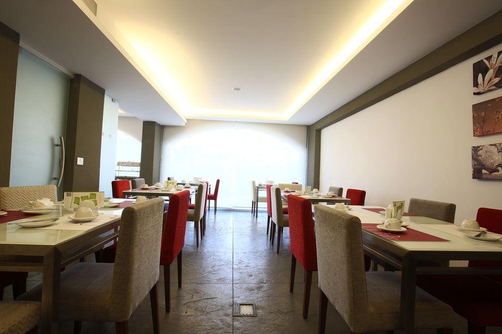 Monoberge Hotel Byblos Екстериор снимка