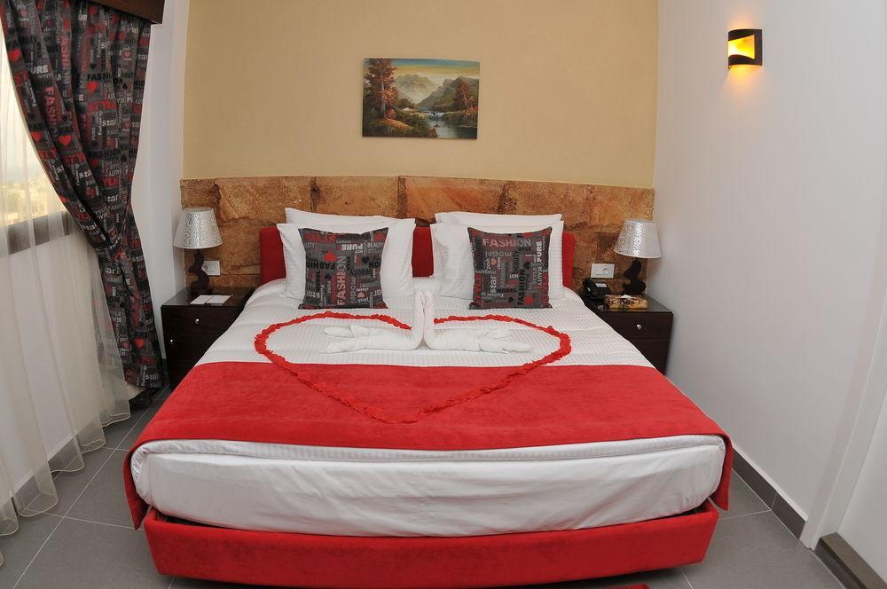 Monoberge Hotel Byblos Екстериор снимка