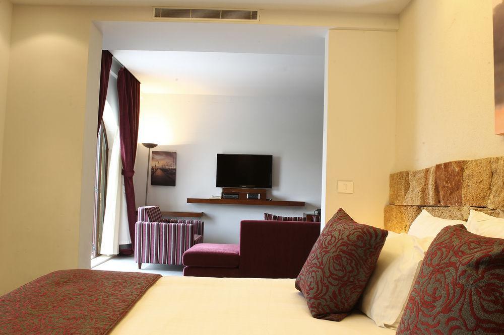 Monoberge Hotel Byblos Екстериор снимка