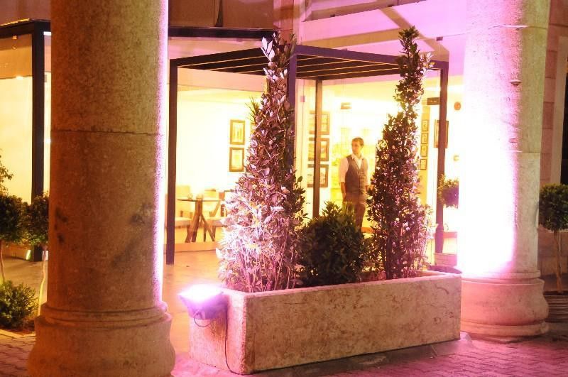 Monoberge Hotel Byblos Екстериор снимка