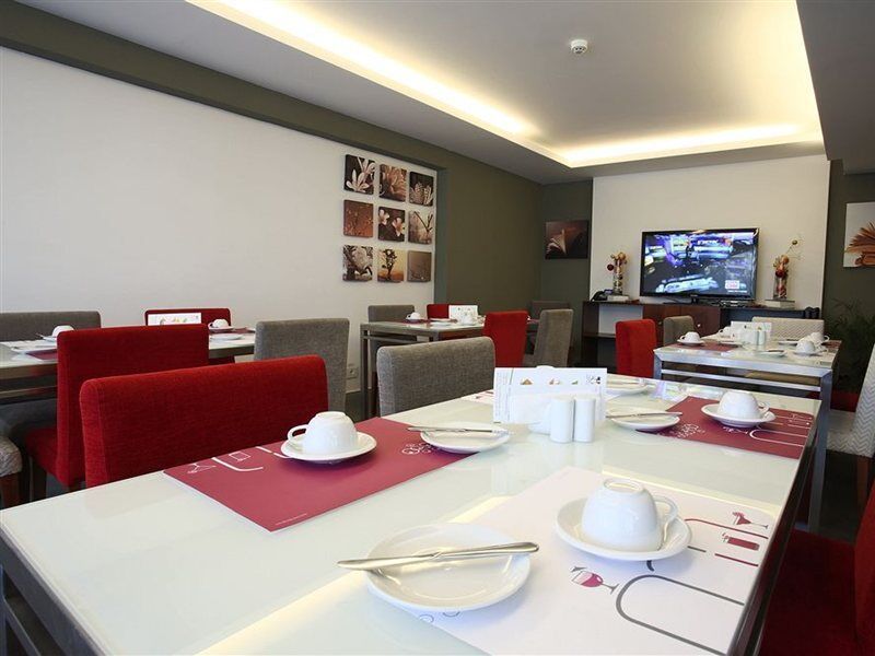 Monoberge Hotel Byblos Екстериор снимка