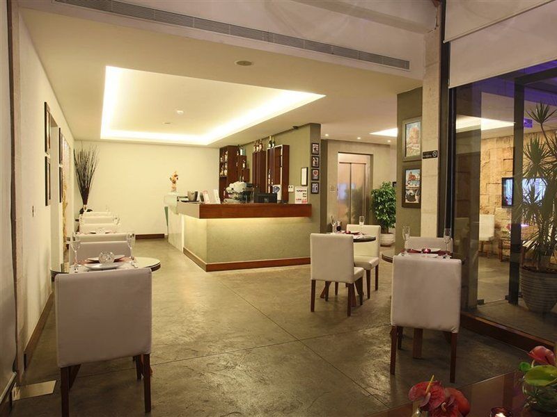 Monoberge Hotel Byblos Екстериор снимка